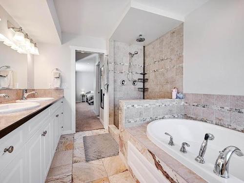 232 Murtle Cres, Clearwater, BC - Indoor Photo Showing Bathroom