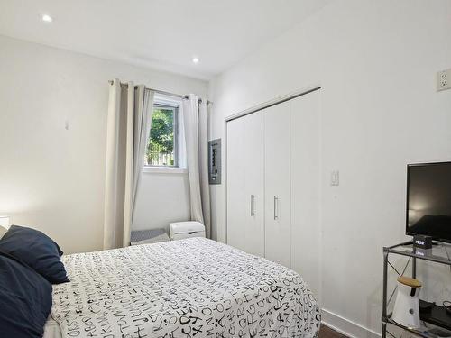 Master bedroom - 2153 Rue Sherbrooke E., Montréal (Le Plateau-Mont-Royal), QC - Indoor Photo Showing Bedroom