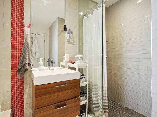 Bathroom - 2153 Rue Sherbrooke E., Montréal (Le Plateau-Mont-Royal), QC - Indoor Photo Showing Bathroom