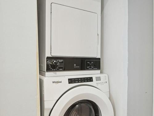 Laundry room - 2153 Rue Sherbrooke E., Montréal (Le Plateau-Mont-Royal), QC - Indoor Photo Showing Laundry Room