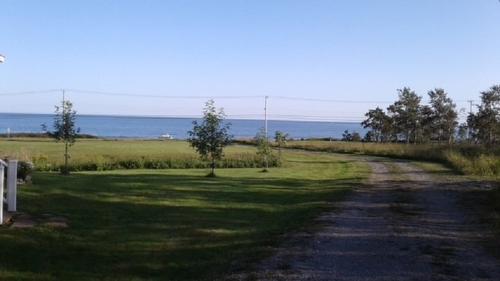 Vue sur l'eau - 586 Route 132 O., Percé, QC - Outdoor With Body Of Water With View