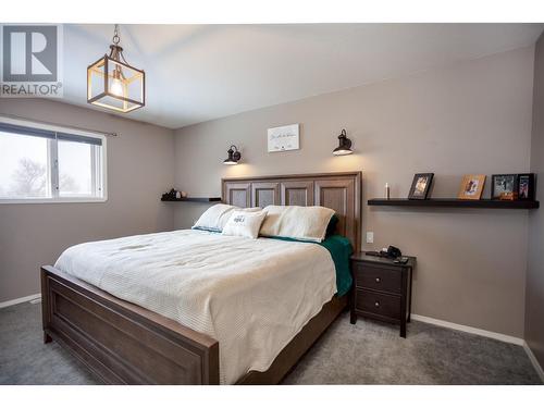 1877 Maple Street, Lumby, BC - Indoor Photo Showing Bedroom