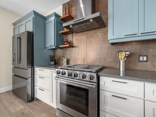213 Rue Cheval Noir, Kamloops, BC - Indoor Photo Showing Kitchen With Upgraded Kitchen