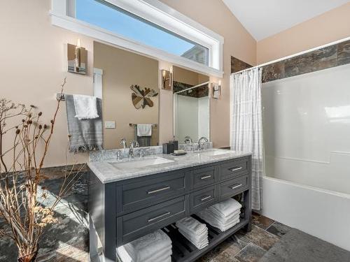213 Rue Cheval Noir, Kamloops, BC - Indoor Photo Showing Bathroom