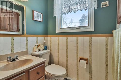 77 Smith, Shediac, NB - Indoor Photo Showing Bathroom