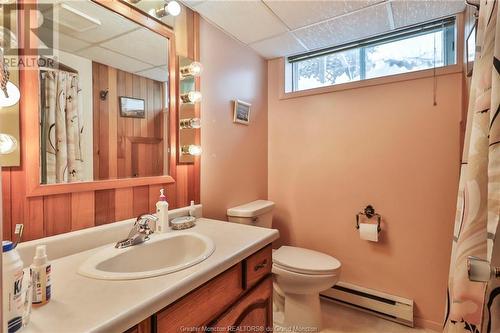 77 Smith, Shediac, NB - Indoor Photo Showing Bathroom