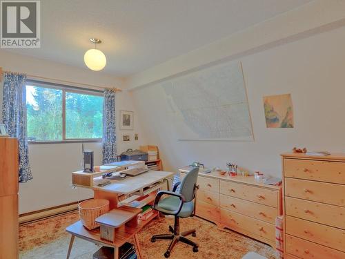 4862 Pierreroy Crescent, 108 Mile Ranch, BC - Indoor Photo Showing Office
