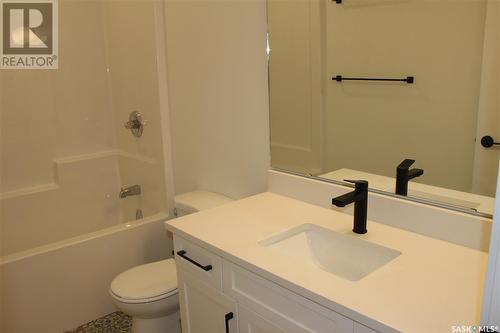 67 Cooper Crescent, Regina, SK - Indoor Photo Showing Bathroom