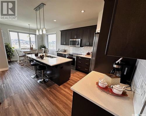 8109 Barley Crescent, Regina, SK - Indoor Photo Showing Kitchen With Upgraded Kitchen