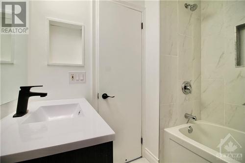 907 Elmsmere Road Unit#A, Ottawa, ON - Indoor Photo Showing Bathroom