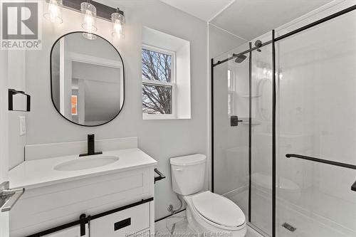 79 Murray Unit# 200, Amherstburg, ON - Indoor Photo Showing Bathroom