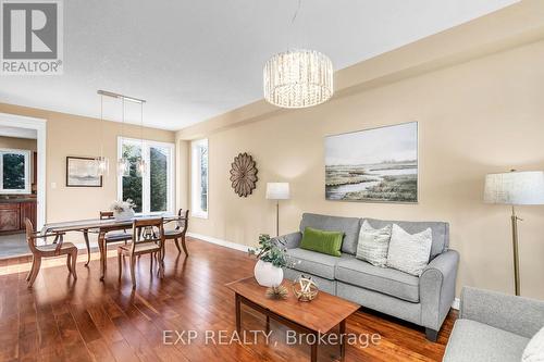 906 Fung Place, Kitchener, ON - Indoor Photo Showing Living Room
