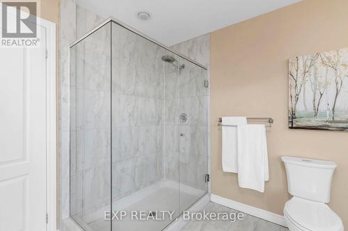906 Fung Place, Kitchener, ON - Indoor Photo Showing Bathroom