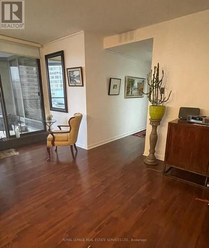#302 -2045 Lake Shore Blvd W, Toronto, ON - Indoor Photo Showing Other Room