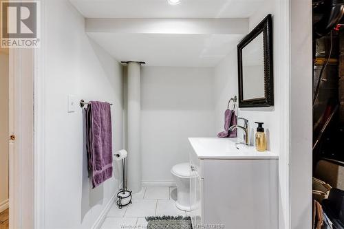 68 Clark Street West, Leamington, ON - Indoor Photo Showing Bathroom