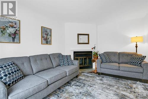1775 Marsala Crescent Unit#104, Ottawa, ON - Indoor Photo Showing Living Room