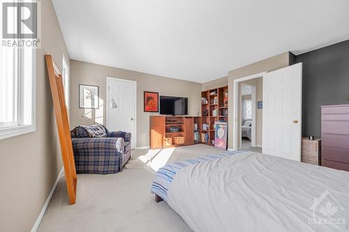 16 Barnaby Private, Ottawa, ON - Indoor Photo Showing Bedroom