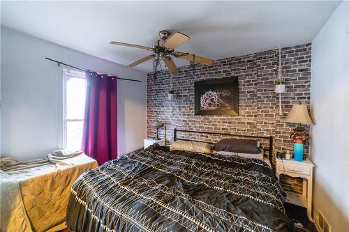 170 Emerald Street S, Hamilton, ON - Indoor Photo Showing Bedroom