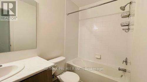 #7 -60 Orchid Place Dr, Toronto, ON - Indoor Photo Showing Bathroom