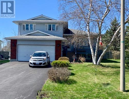 31 Harbourview Cres, Prince Edward County, ON - Outdoor