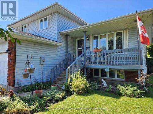 31 Harbourview Cres, Prince Edward County, ON - Outdoor With Deck Patio Veranda
