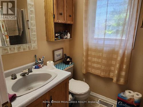 31 Harbourview Cres, Prince Edward County, ON - Indoor Photo Showing Bathroom