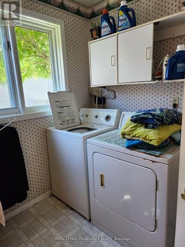 31 Harbourview Cres, Prince Edward County, ON - Indoor Photo Showing Laundry Room