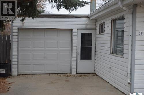 207 3Rd Avenue W, Kindersley, SK - Outdoor With Exterior