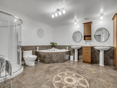 Salle de bains - 410-6050 Rue Le Mesnil, Québec (Les Rivières), QC - Indoor Photo Showing Bathroom