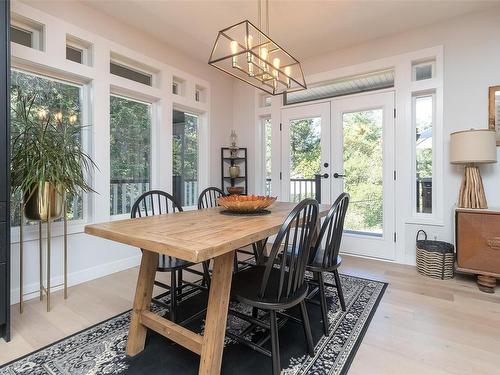 1045 Ferncliffe Pl, Metchosin, BC - Indoor Photo Showing Dining Room