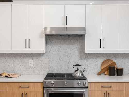 2082 Camden Pl, Sooke, BC - Indoor Photo Showing Kitchen With Upgraded Kitchen