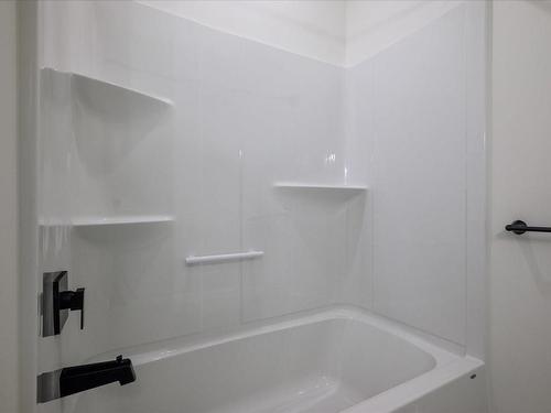 135 Bray Rd, Nanaimo, BC - Indoor Photo Showing Bathroom