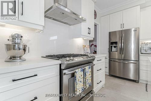 47 Bayshore Boulevard, Barrie, ON - Indoor Photo Showing Kitchen With Stainless Steel Kitchen With Upgraded Kitchen