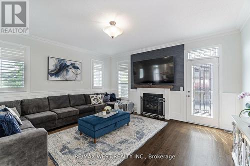 47 Bayshore Boulevard, Barrie, ON - Indoor Photo Showing Living Room With Fireplace