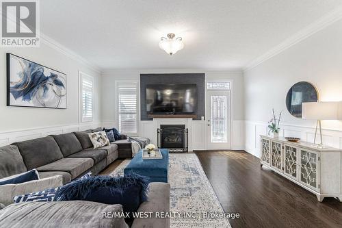 47 Bayshore Boulevard, Barrie, ON - Indoor Photo Showing Living Room With Fireplace