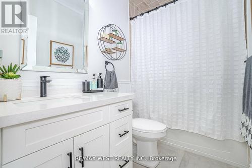 47 Bayshore Boulevard, Barrie, ON - Indoor Photo Showing Bathroom