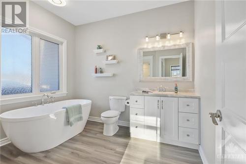 Primary ensuite - 306 Athabasca Way, Kemptville, ON - Indoor Photo Showing Bathroom