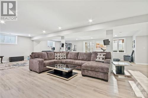 Large family room - 306 Athabasca Way, Kemptville, ON - Indoor Photo Showing Living Room