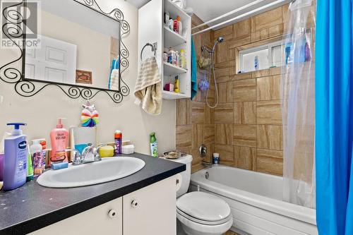 1690 Bann Street, Merritt, BC - Indoor Photo Showing Bathroom