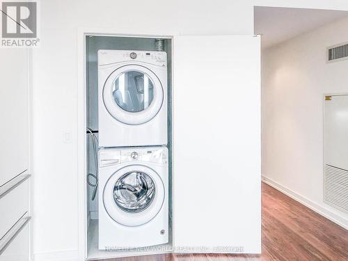 2901 - 117 Mcmahon Drive, Toronto, ON - Indoor Photo Showing Laundry Room