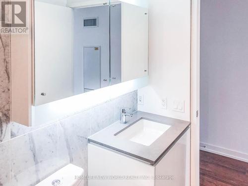 2901 - 117 Mcmahon Drive, Toronto, ON - Indoor Photo Showing Bathroom