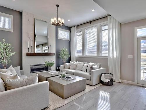 1-260 Rue Cheval Noir, Kamloops, BC - Indoor Photo Showing Living Room