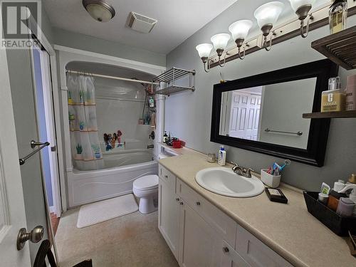 4909 44 Street Ne, Chetwynd, BC - Indoor Photo Showing Bathroom