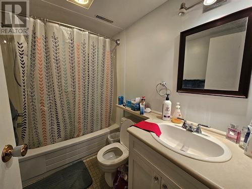4909 44 Street Ne, Chetwynd, BC - Indoor Photo Showing Bathroom