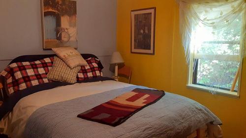 750 Mccormack Road, Burton, BC - Indoor Photo Showing Bedroom