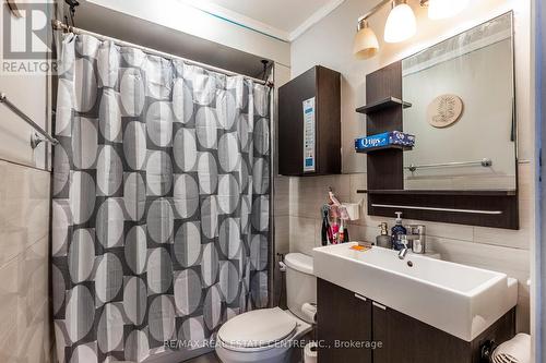 51 Robins Avenue, Hamilton, ON - Indoor Photo Showing Bathroom