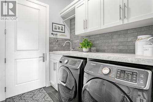 3223 King Road, West Kelowna, BC - Indoor Photo Showing Laundry Room