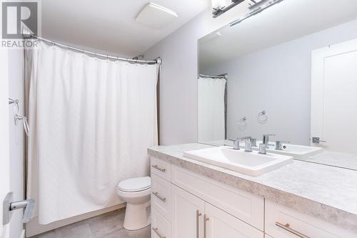 3223 King Road, West Kelowna, BC - Indoor Photo Showing Bathroom
