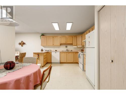 2477 Ingram Road Unit# 210, West Kelowna, BC - Indoor Photo Showing Kitchen