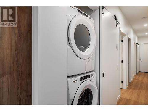 604 Cawston Avenue Unit# 503, Kelowna, BC - Indoor Photo Showing Laundry Room